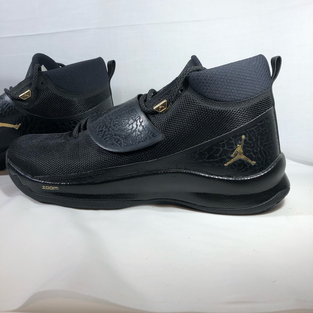 Jordan Super.Fly 5 PO Black/Metallic Gold-Black Size 11.5 (Worn once) With box.